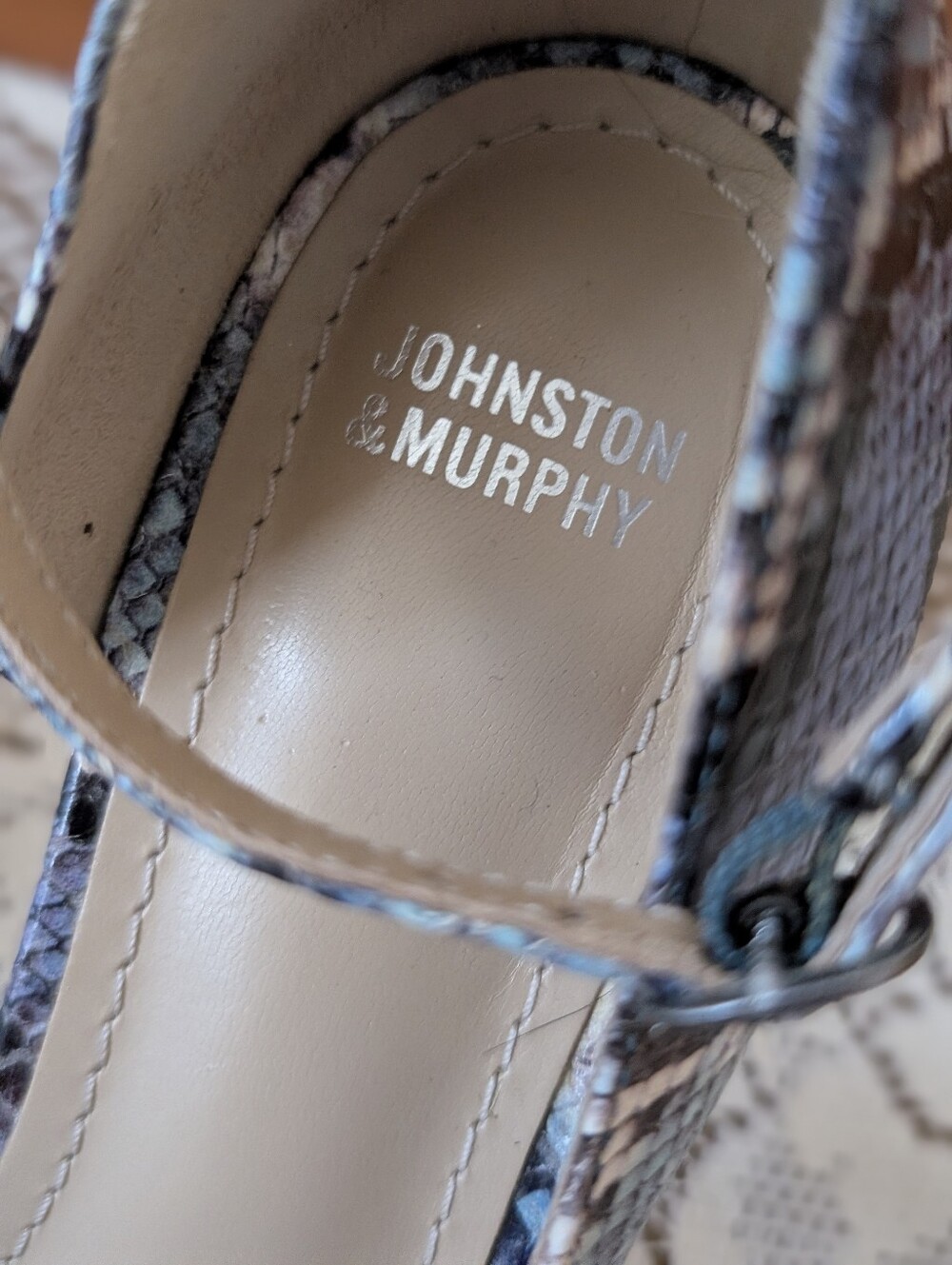 Johnston & Murphy Women's Size 7.5M Ankle-Strap Peep-Toe Heels in Snake Print - Picture 7 of 14